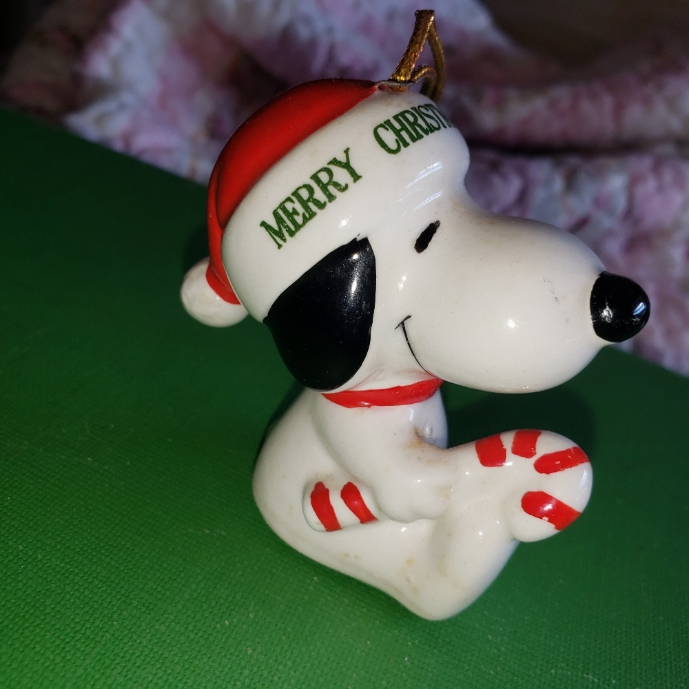 Vintage 1977 Snoopy porcelain